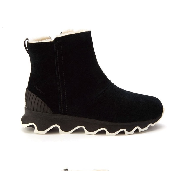 Sorel Shoes - SOREL Kinetic Short Black Suede Zip Up Ankle Boots Women’s 9